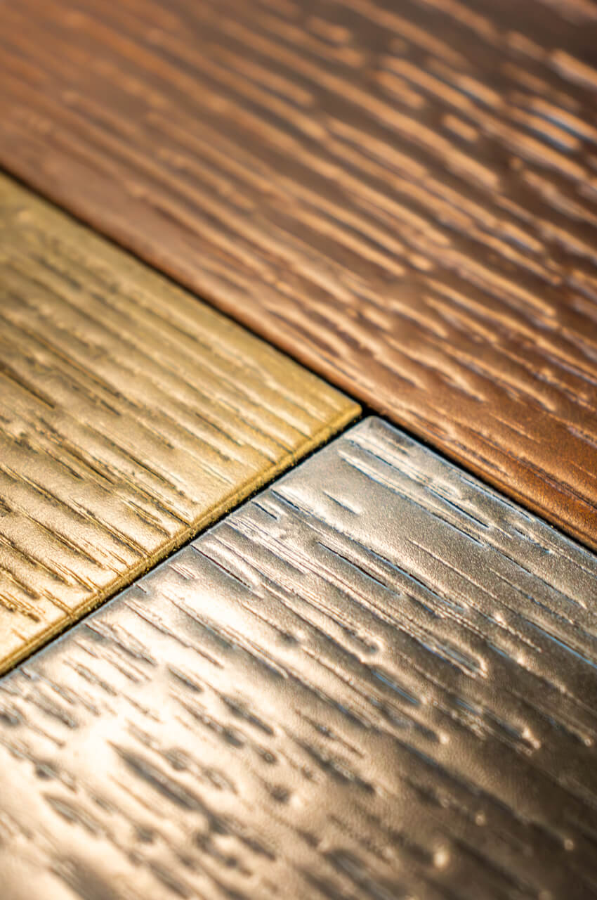 Ante di mobili verniciate con pittura anticata per legno