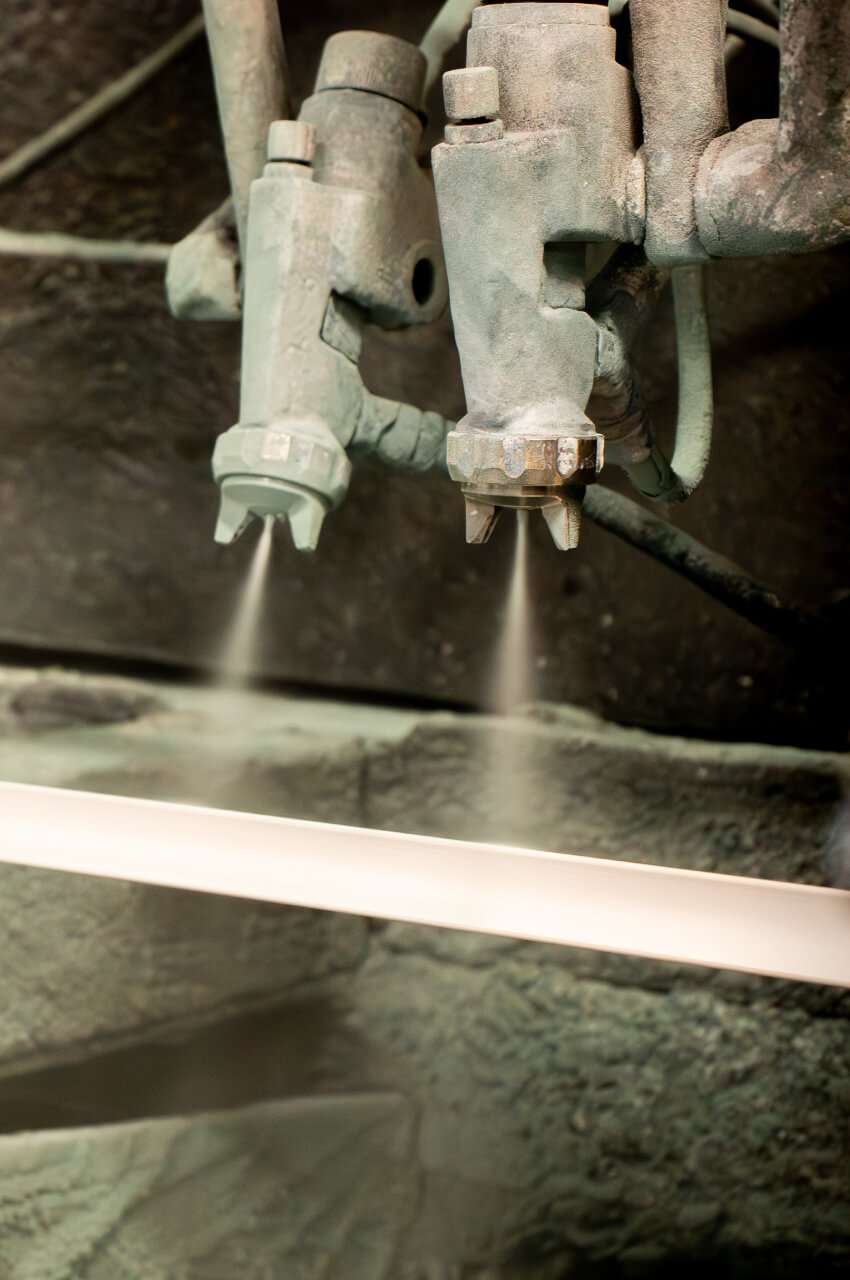 Frame coating process with spray primers